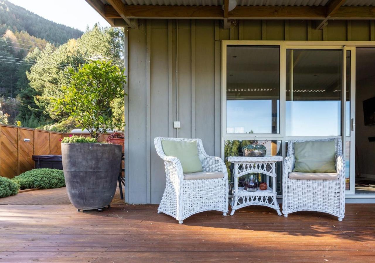 Private Cottage With Spa And Amazing Lake Views Closeburn ภายนอก รูปภาพ